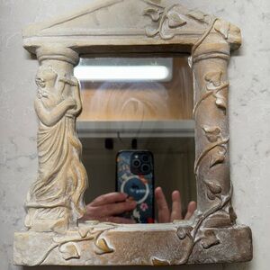 Antique Style Wall Mirror with Sculpted Columns